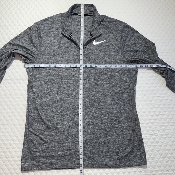 NIKE Running DRI Fit Heather Gray Performance Shirt. LG. Half Zip. Thumb Holes - Picture 6 of 8